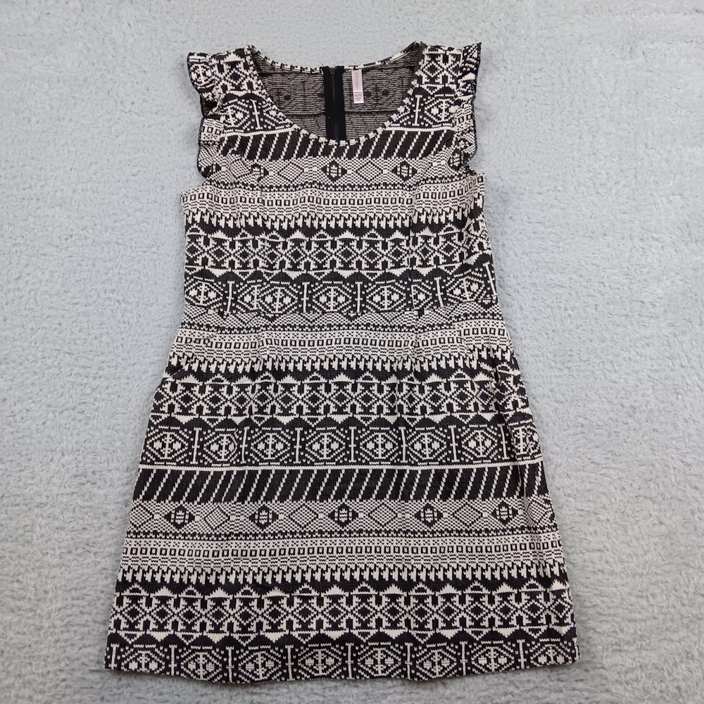 Xhilaration Dress Shift Womens XL Black‎ White Geometric Ruffle Knit VN1261424